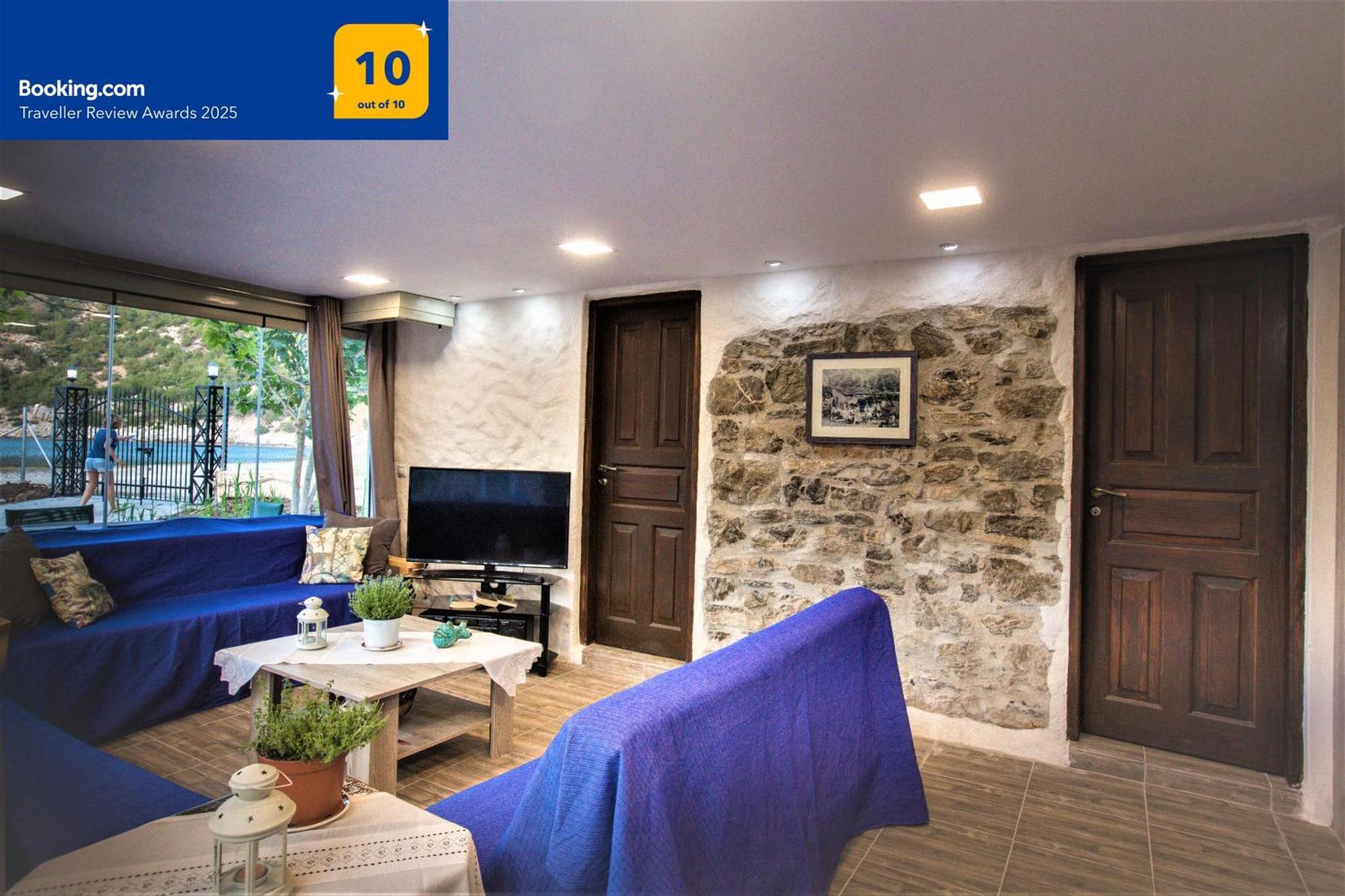 Private Beach House Irene Mare Poros Town Exteriör bild